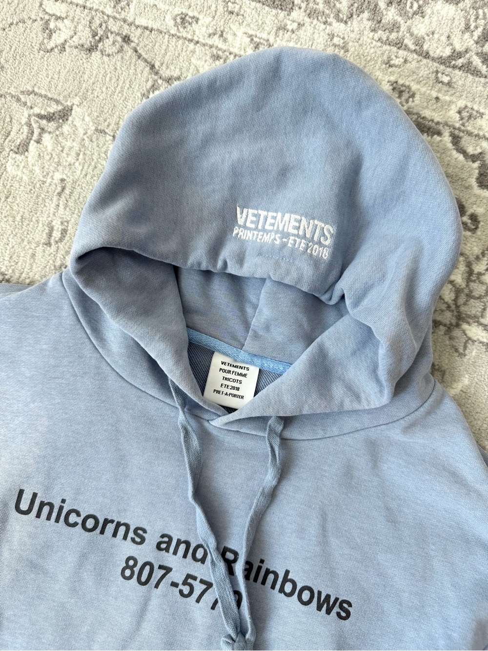 Vetements ‘Unicorns and Rainbows’ Oversized Hoodie Spring 2018 Collection - XS - Picture 4 of 12